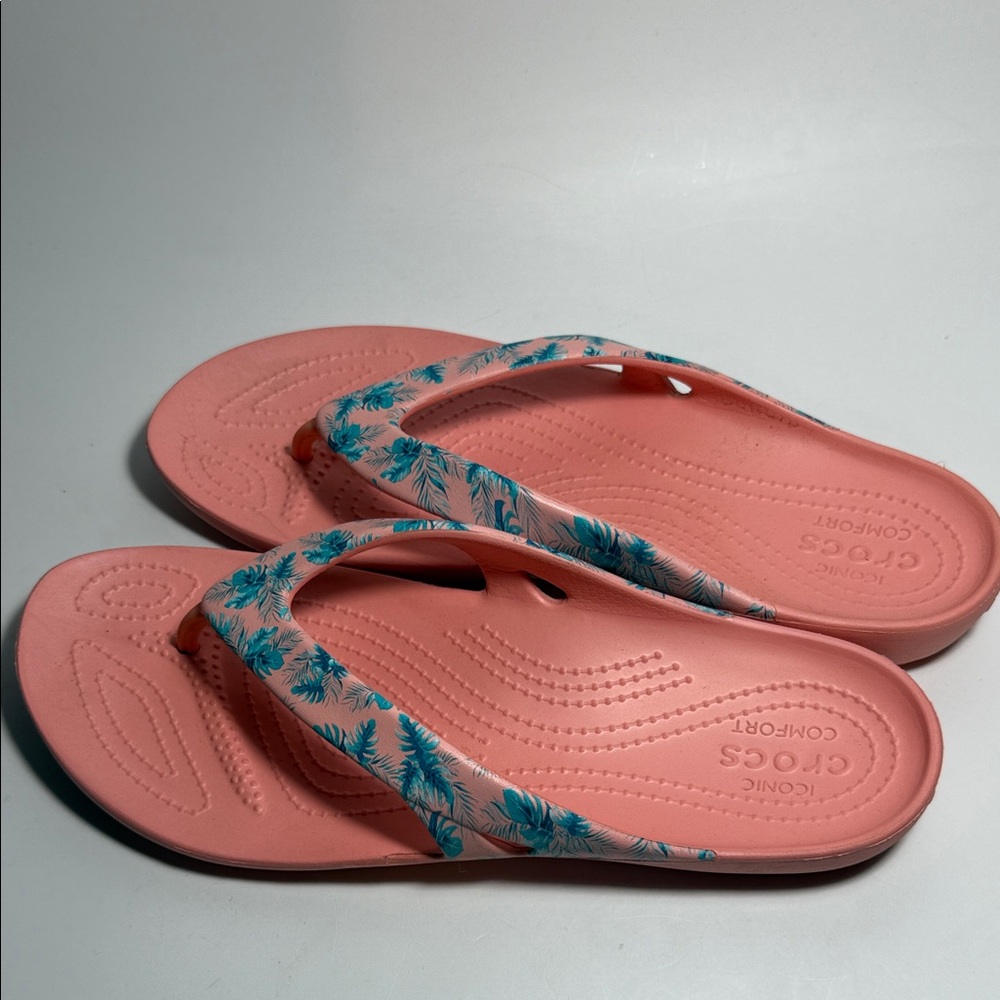 Crocs Capri Flip Flops Coral Pink w/ Teal Palm Print | Women’s Size 10